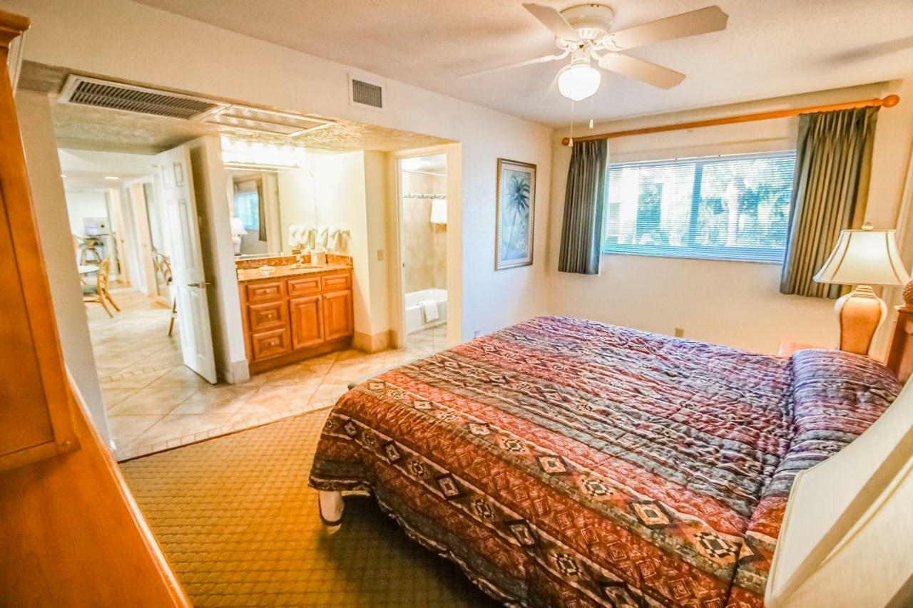Coral Reef Resort St. Pete Beach Esterno foto